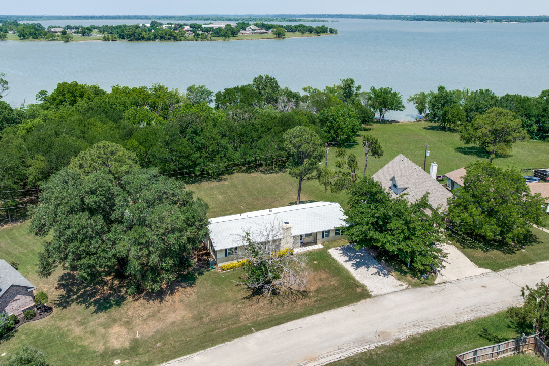 104 Cove Dr. 