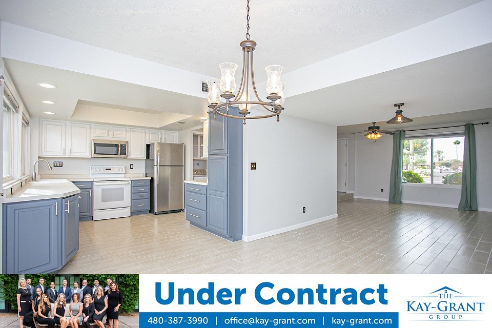 UNDER CONTRACT Updated Townhome in La Buena Vida
