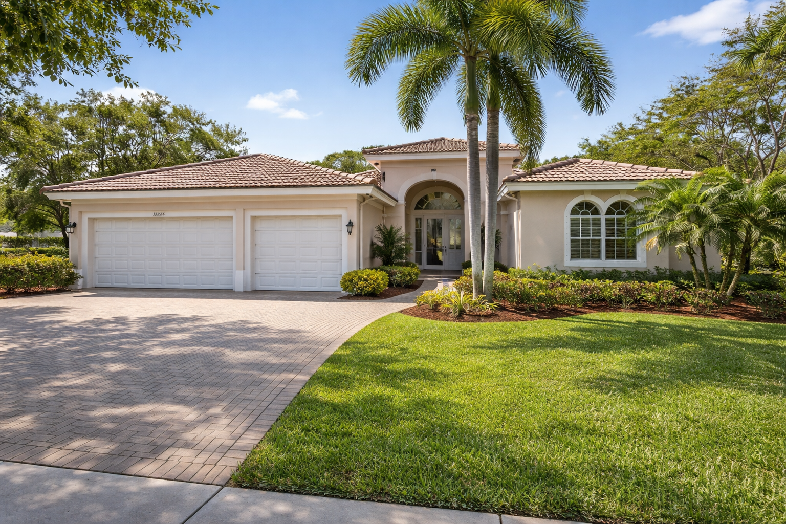 hekullgroup/south-florida-gated-community-home