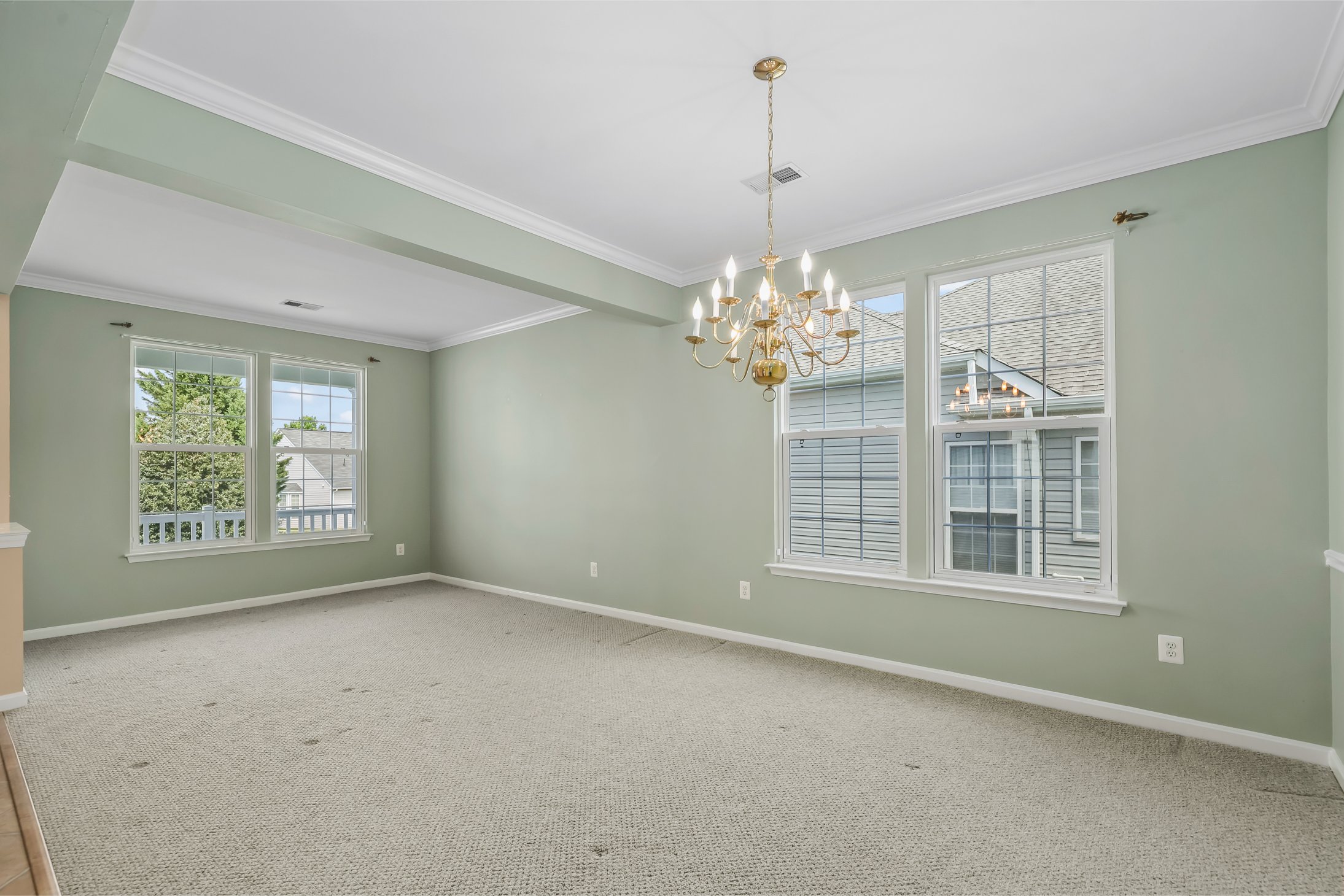 Dining room at 4046 Lunar Eclipse Dr, Dumfries, VA 22025