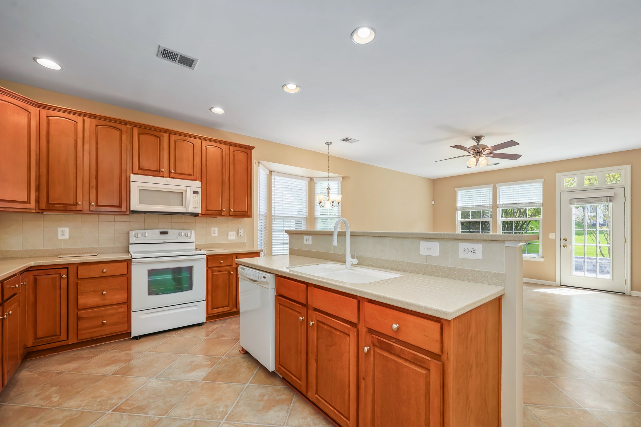 Kitchen at 4046 Lunar Eclipse Dr, Dumfries, VA 22025