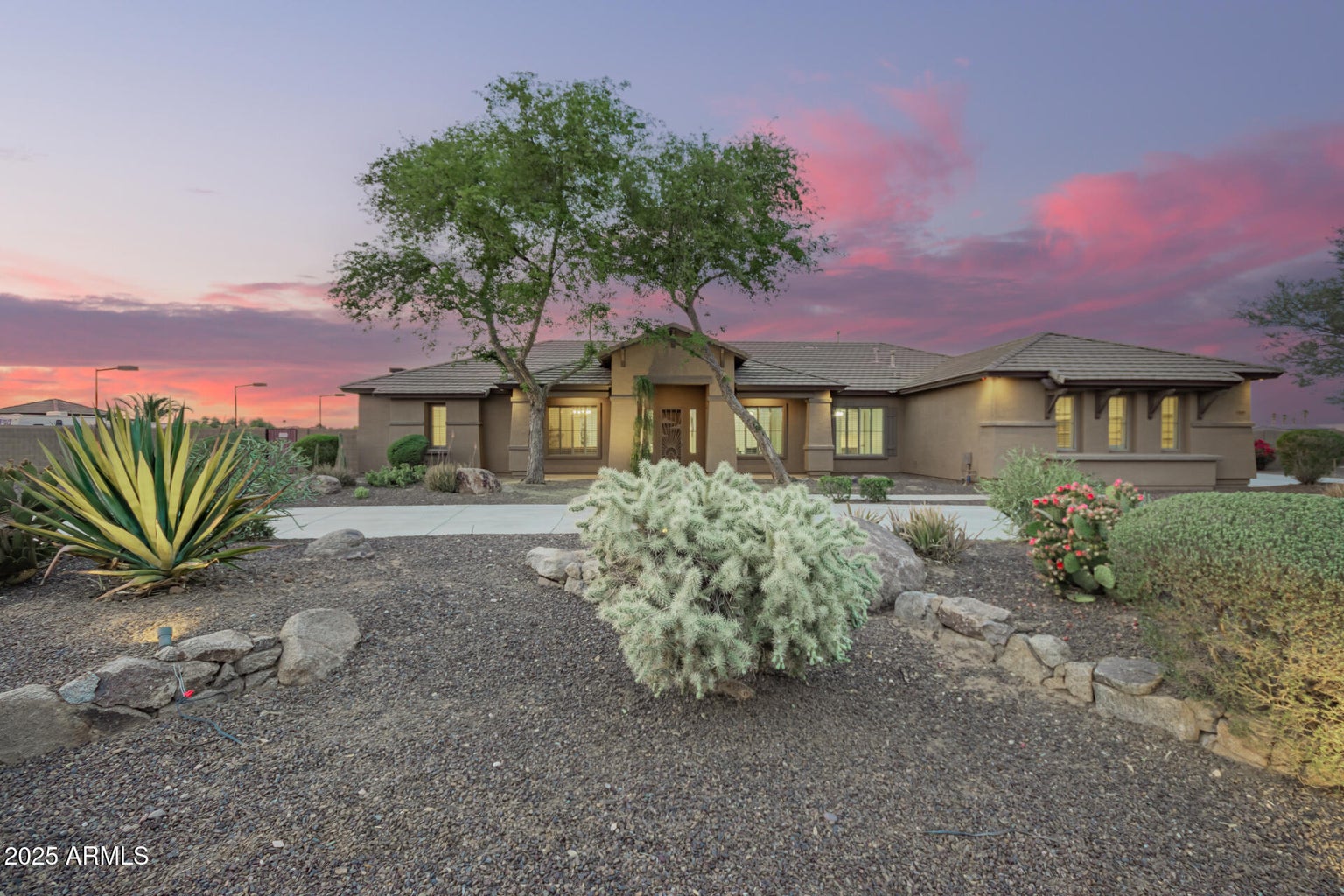 Homes with Oversized Lots Surprise AZ