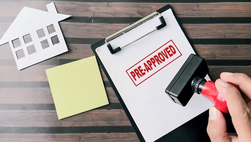 Reviewing mortgage options while managing student loan debt
