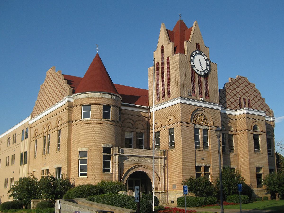 The 1904 Wilkes County Courthouse with its clock tower in Washington, Georgia
