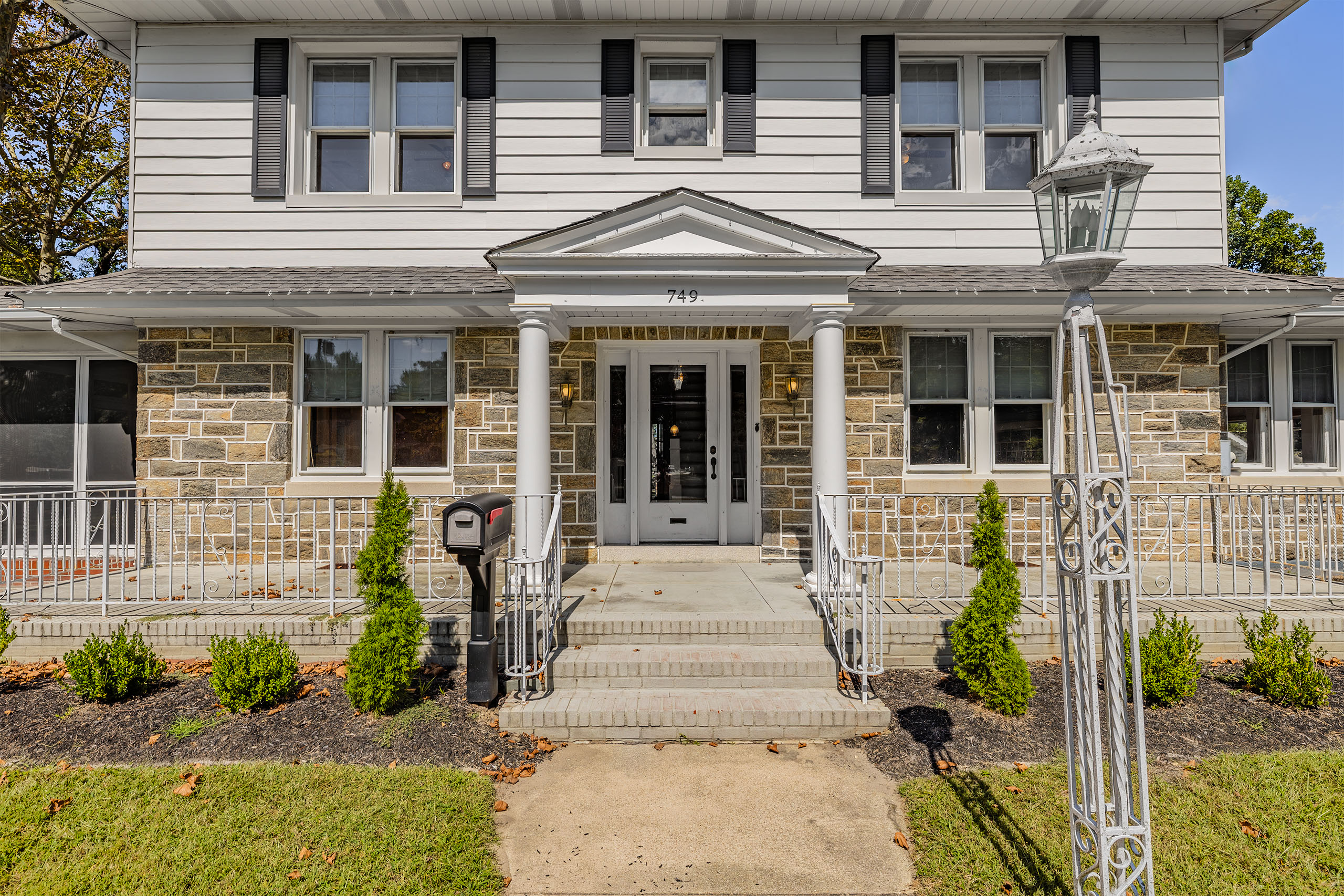 749 Central Avenue sunroom