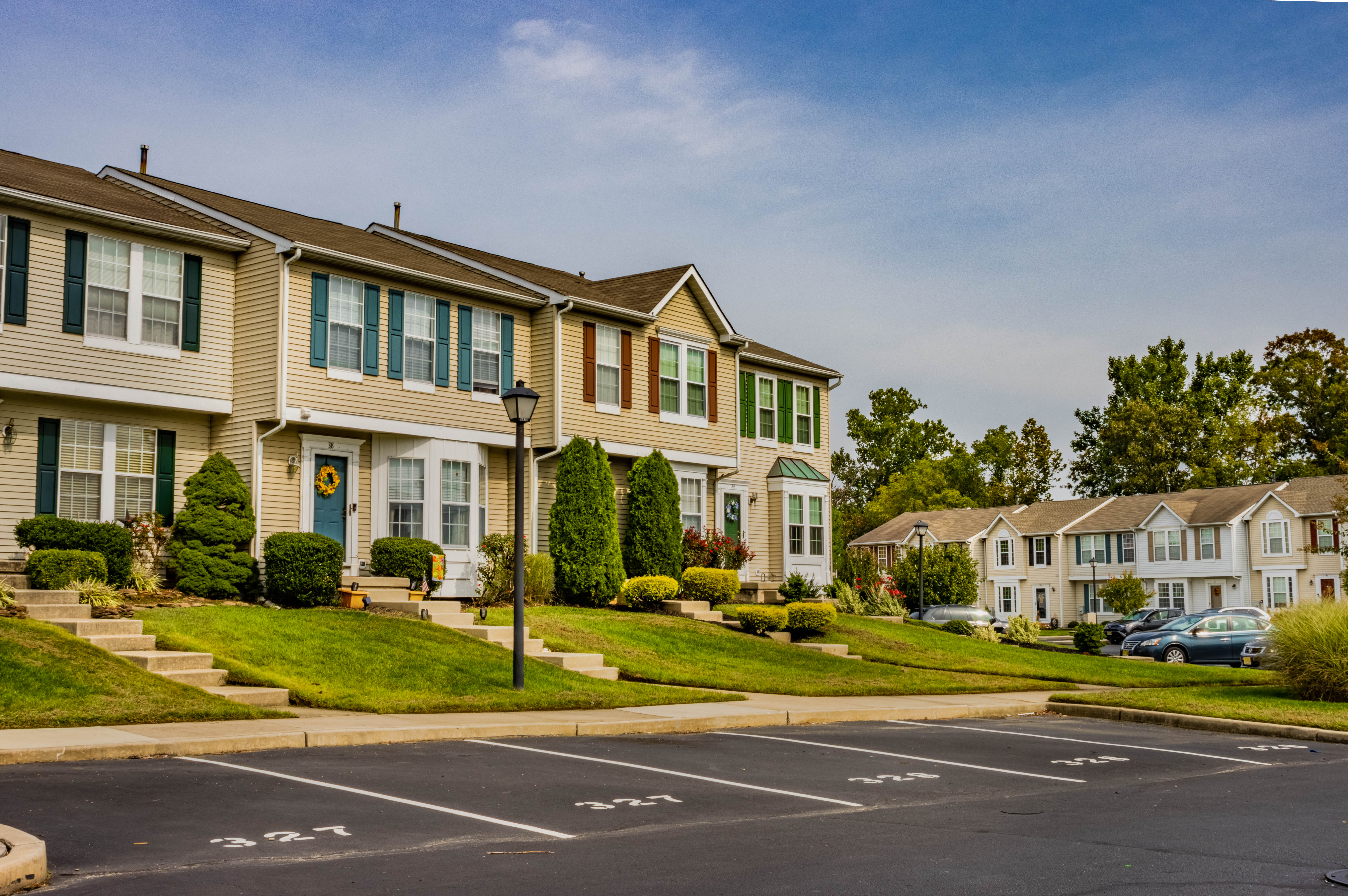 'How's That' for a Dream Townhome in Glen Eagles?