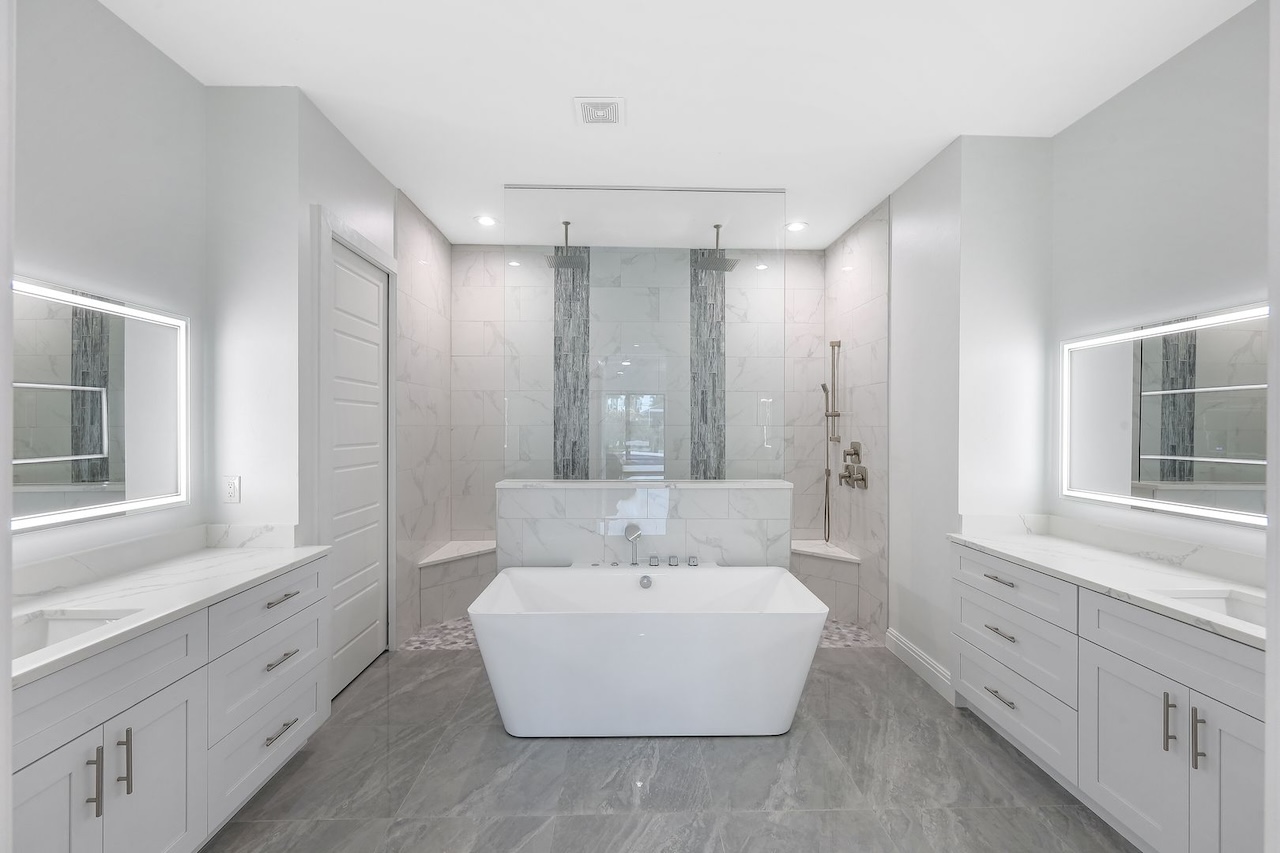 Master Bath - Cape Coral Homes - 2113 SW 45th Ter Cape Coral, FL 33914