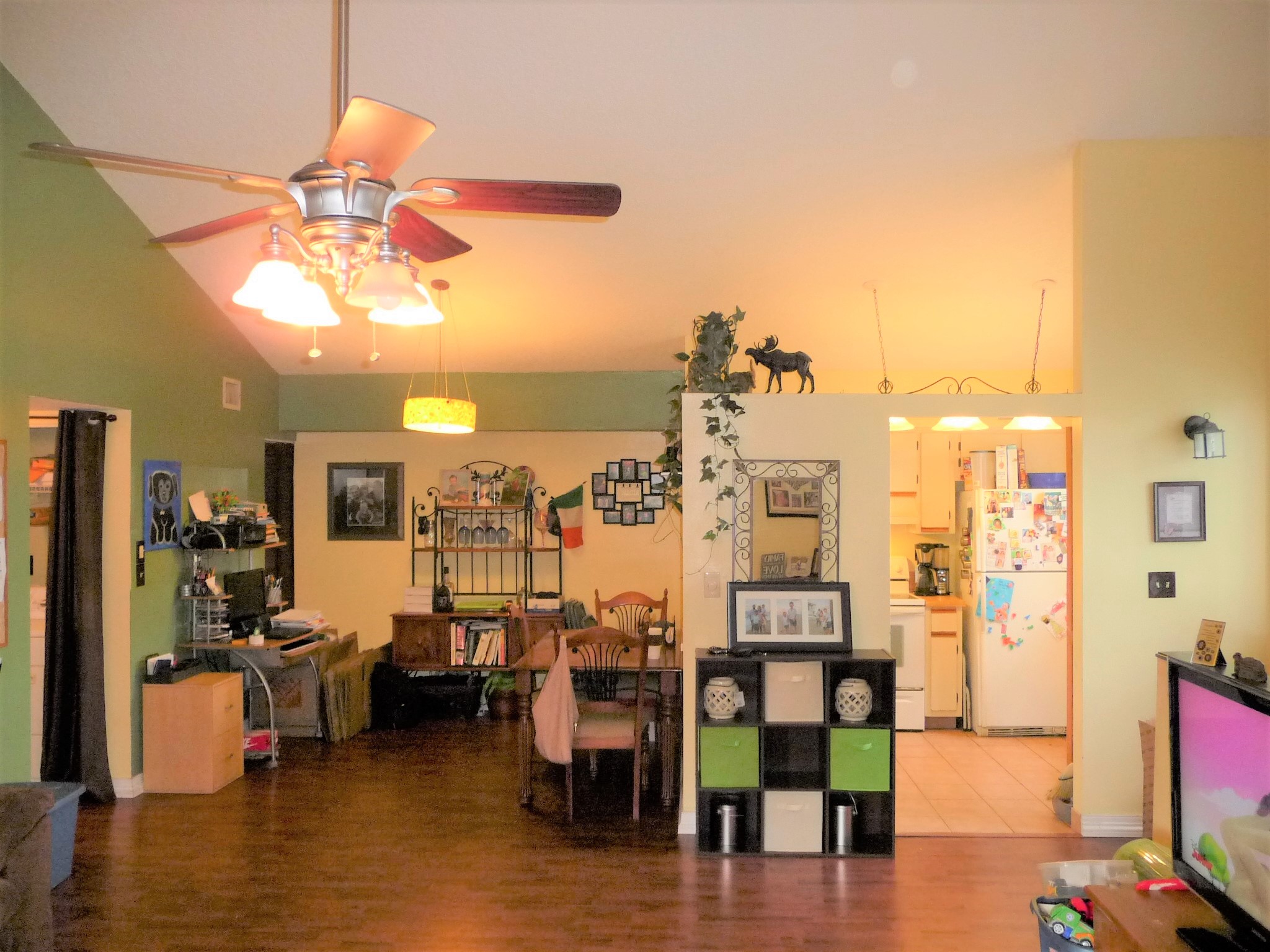 608 Gardens Dr Apt 204