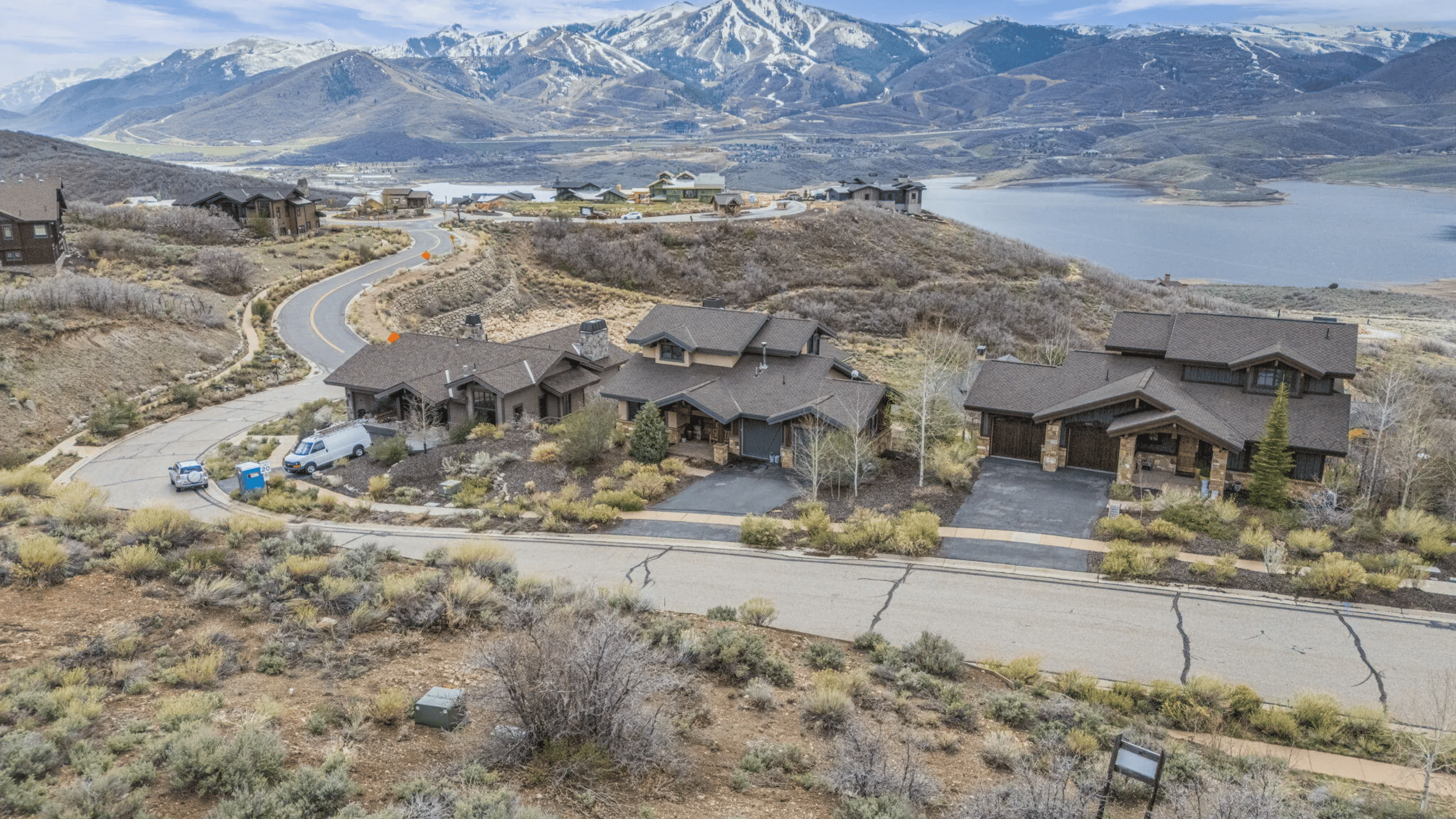 Homes in Hideout Utah with panoramic views of Jordanelle Reservoir and surrounding mountains.