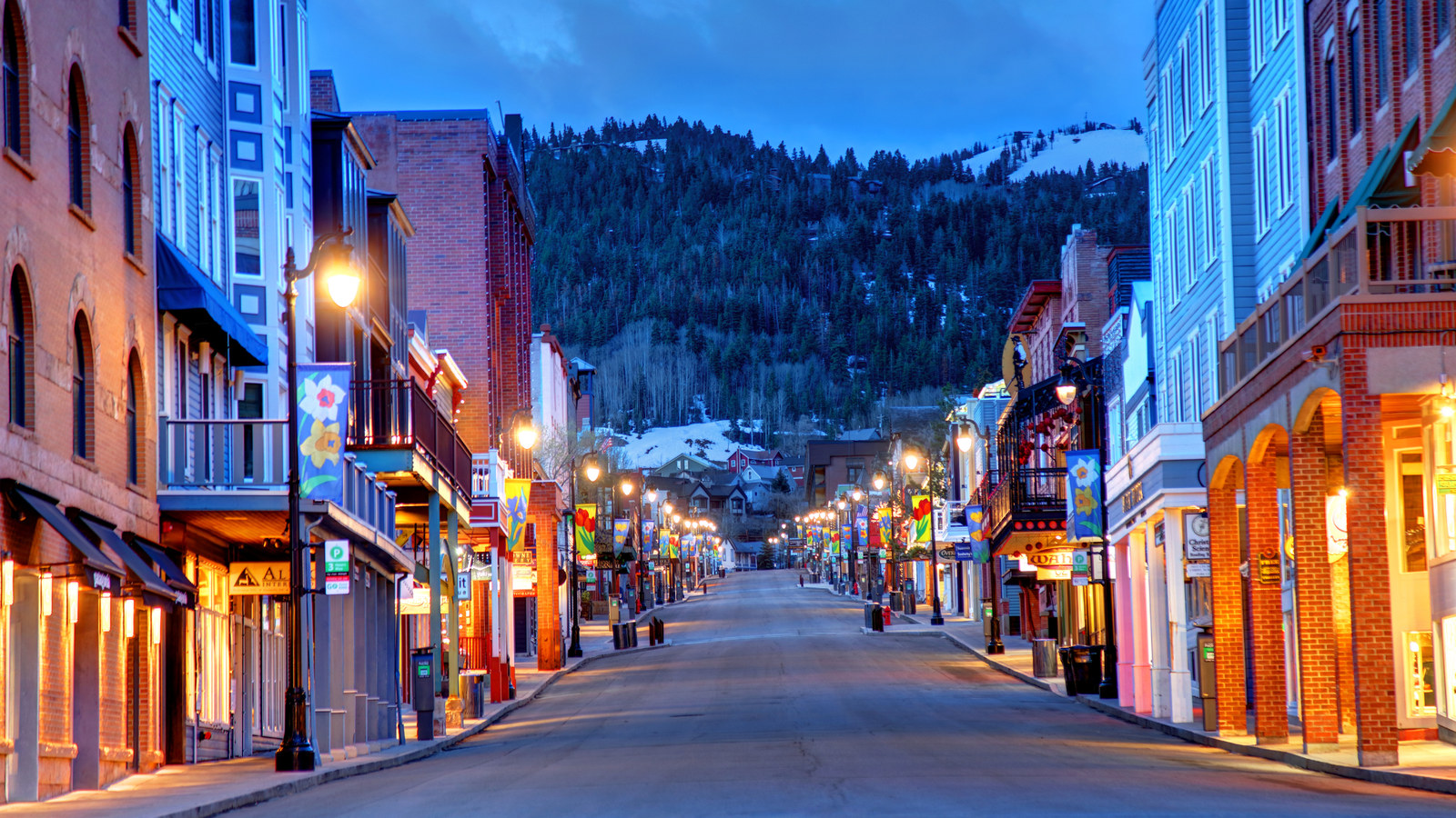 Living in Park City, Utah with mountain homes, ski terrain, and year-round outdoor lifestyle
