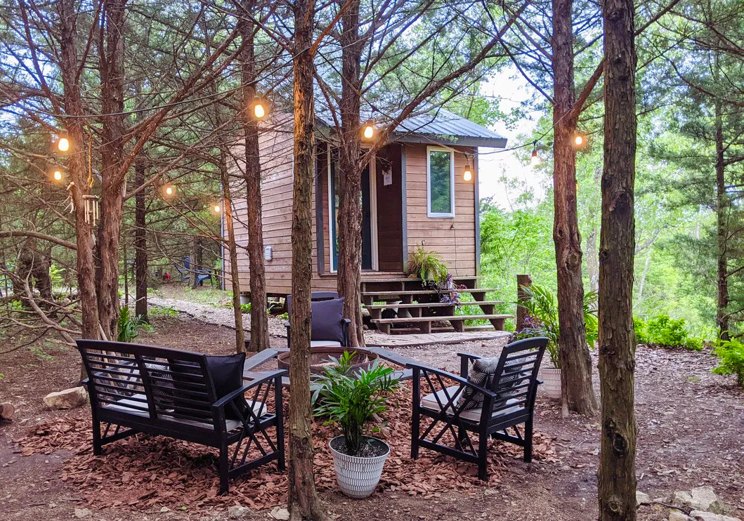 20 Best And Unique Airbnb in Kansas (2024 UPDATE)