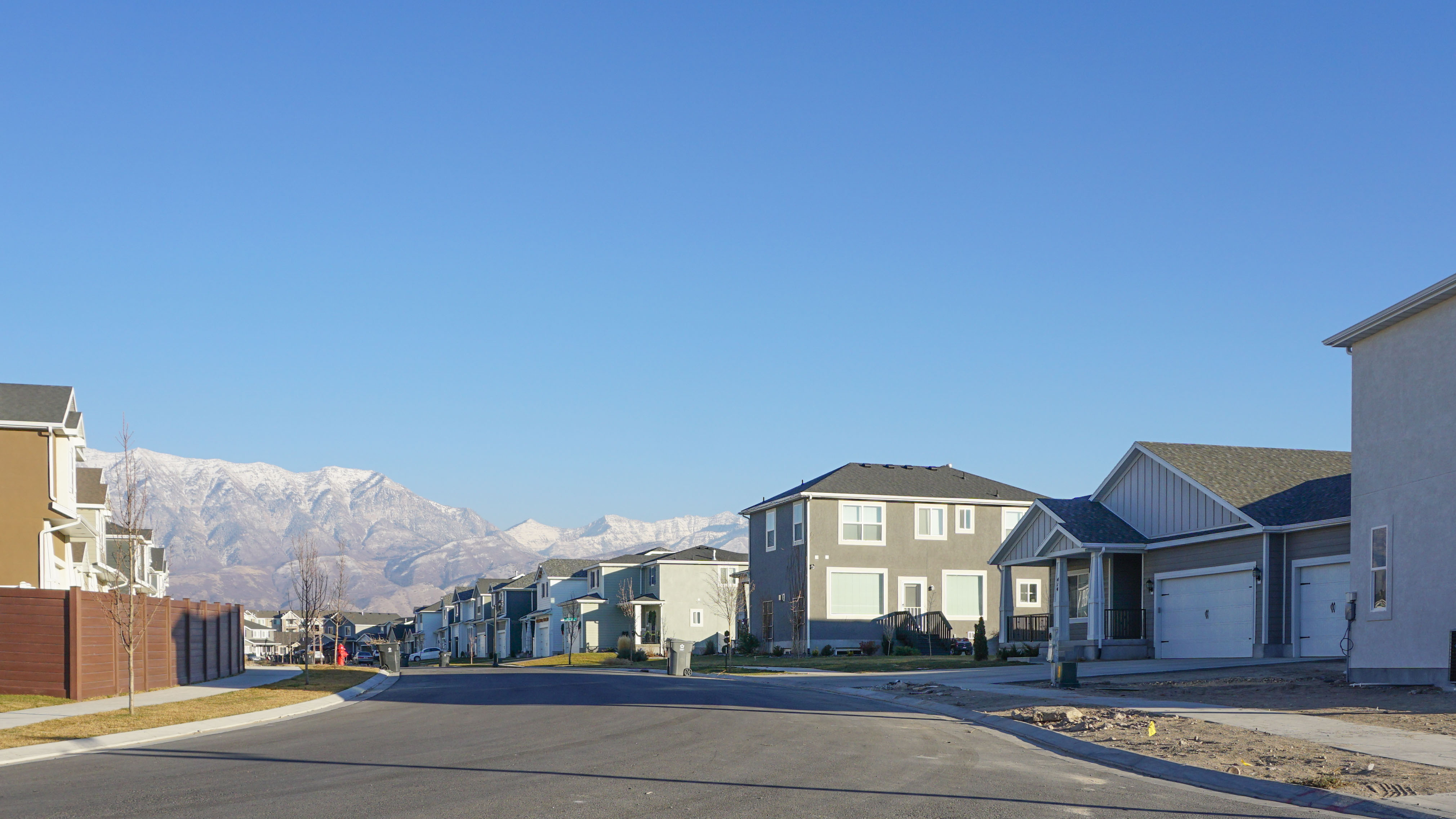 Bridgeport Neighborhood Homes for Sale at Waters Edge in Vineyard UT