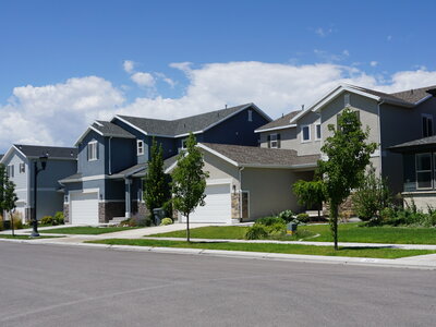 Cascade neighborhood at Water's Edge