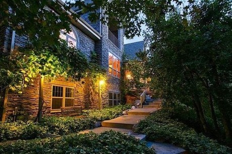 Thousand Oaks homes in Woodland Hills Utah