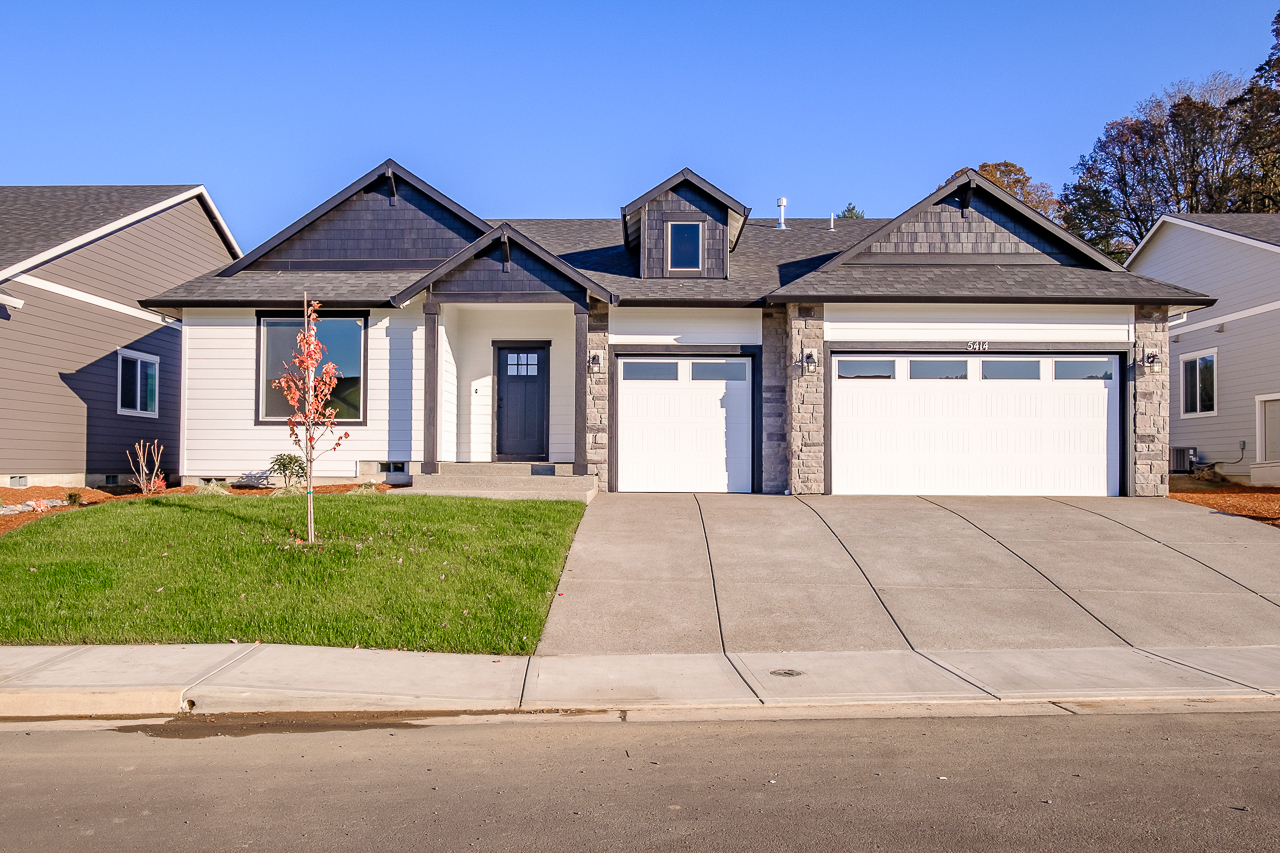 The Burgandy 5414 Bell Lot 184