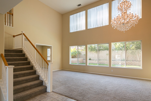 5581 Quinn St Living Room