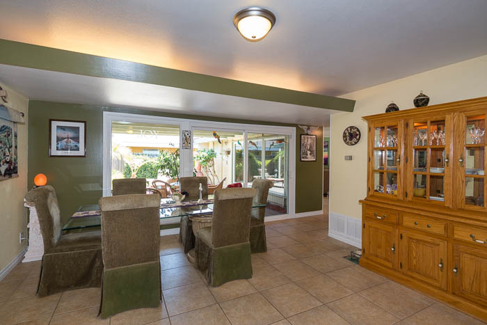 731 Kentwood Dr - Dining Area