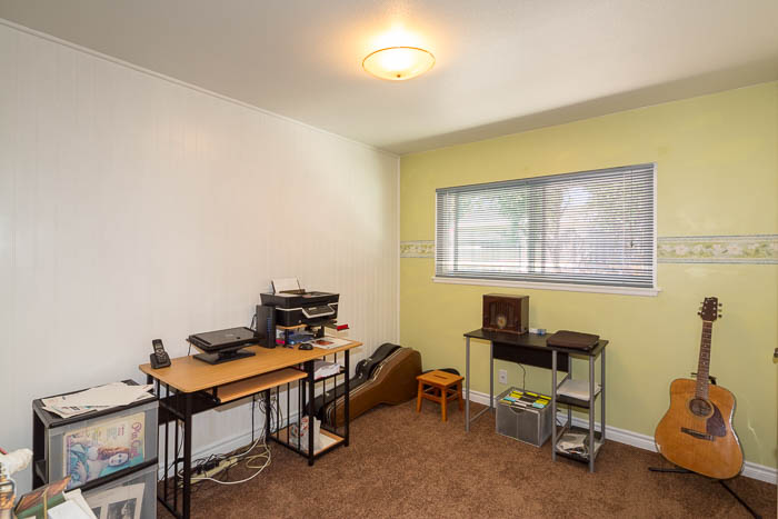 731 Kentwood Dr - Bedroom