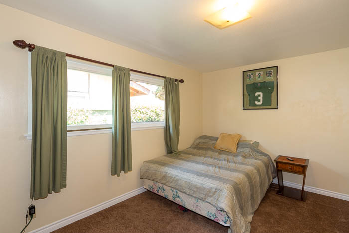 731 Kentwood Dr - Bedroom