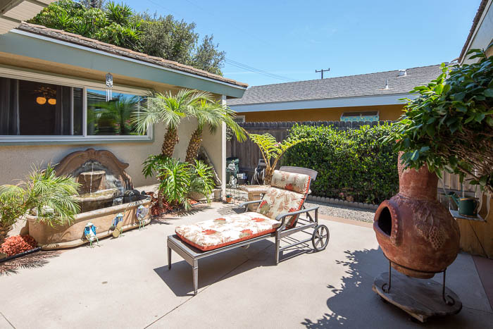 731 Kentwood Dr - Atrium
