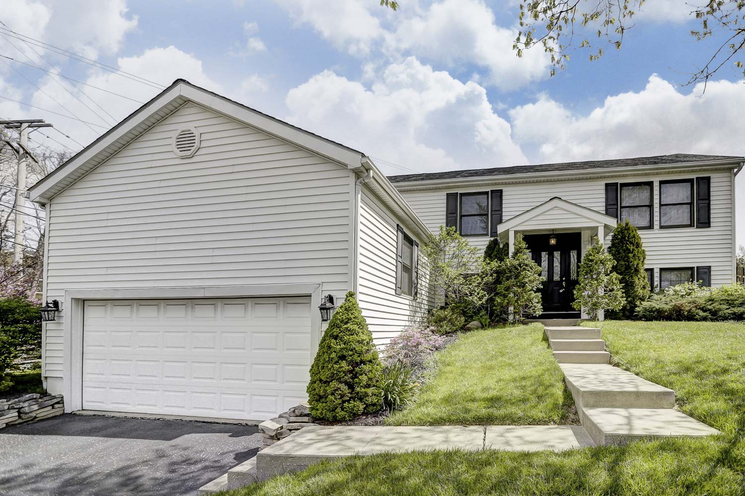 1182 Lori Lane Westerville, OH 43081