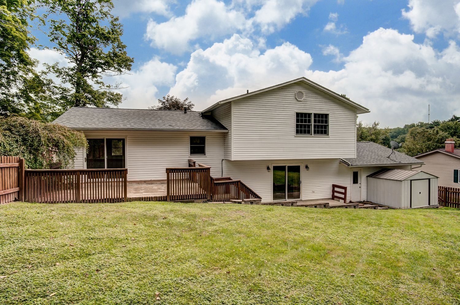 999 Forest Hills Rd Heath, OH 43056