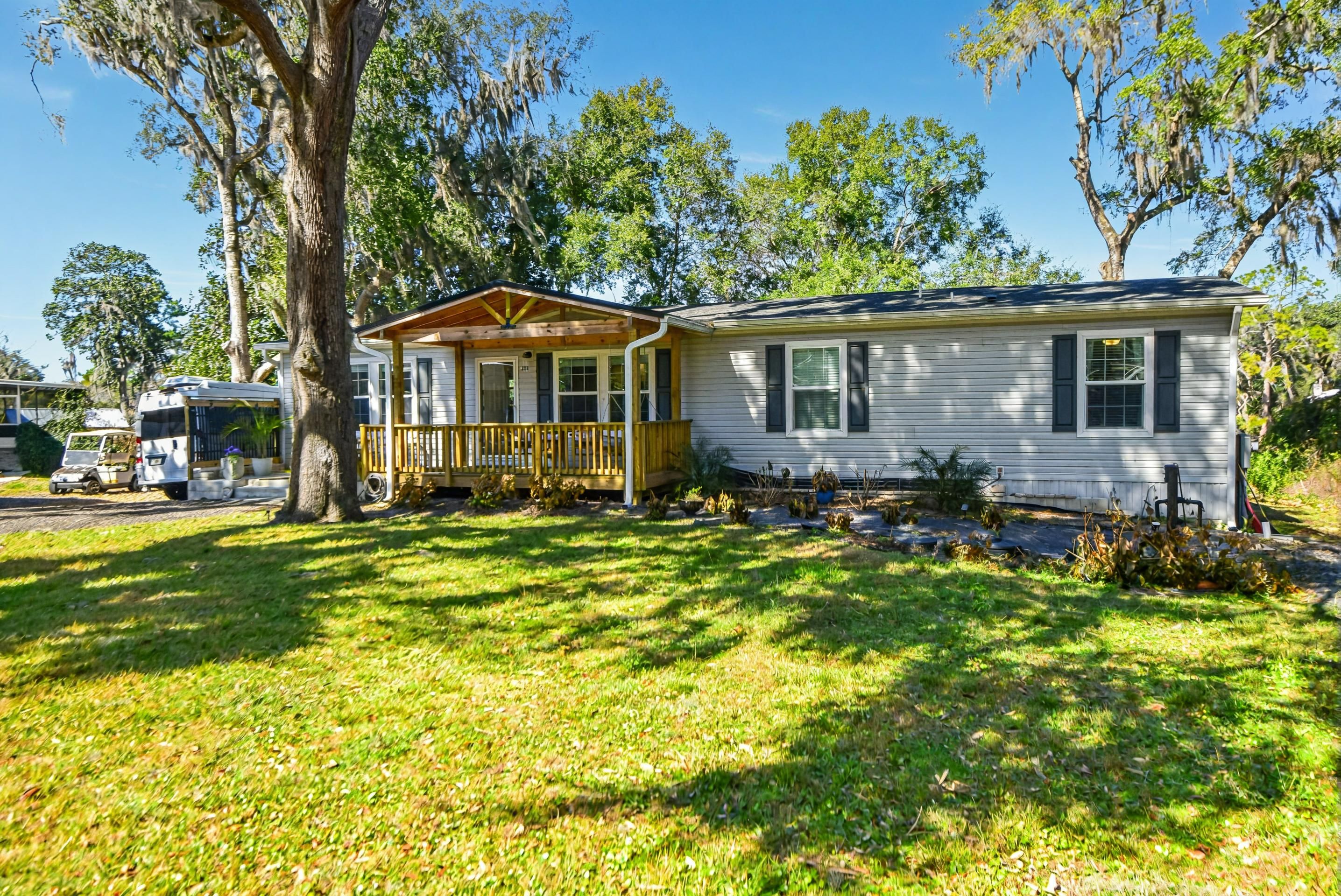 204 Lakeview Drive Satsuma FL