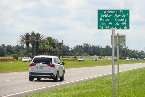 Welcome to Putnam County Florida sign along highway