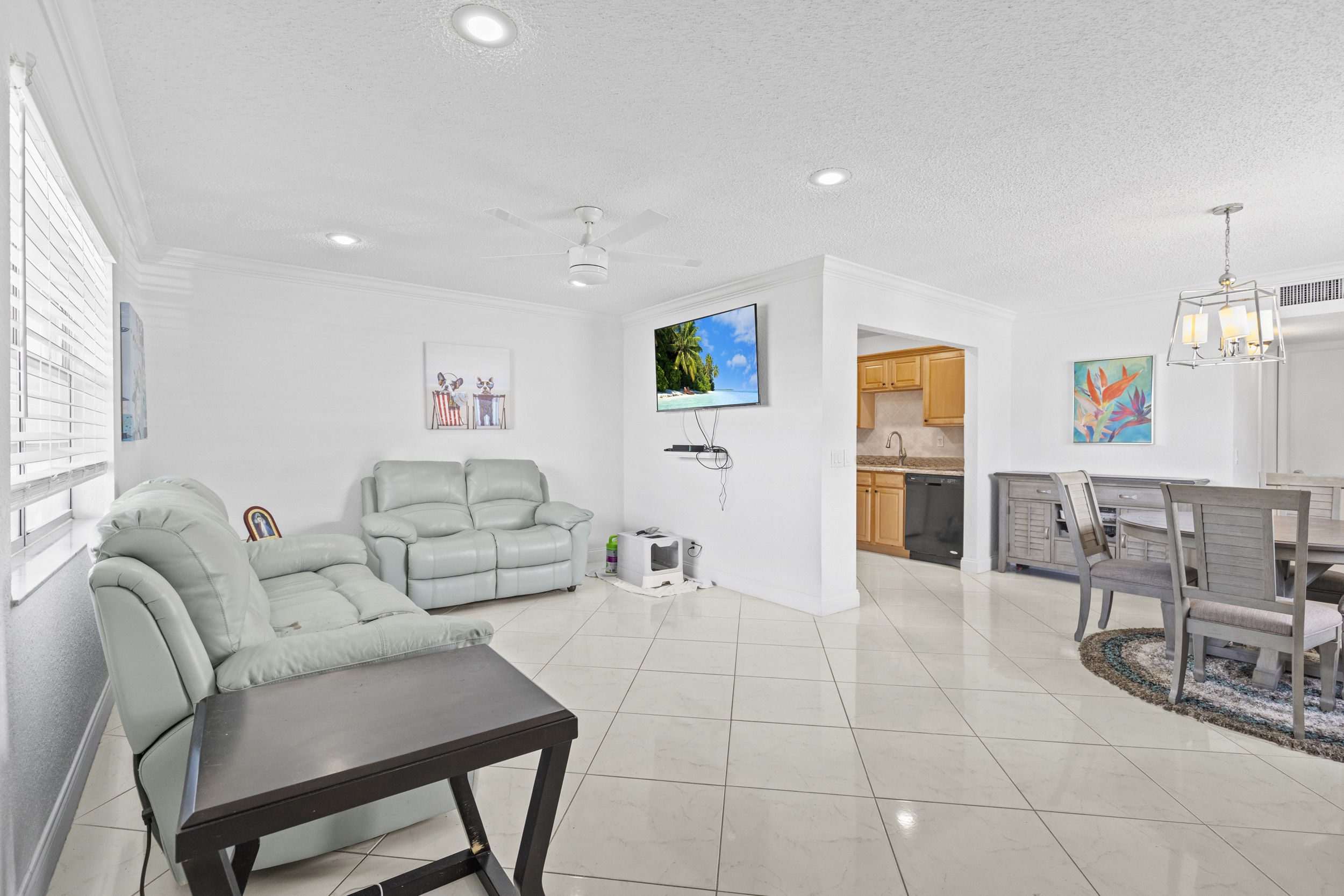 Kings Point amenities clubhouse pool Delray Beach