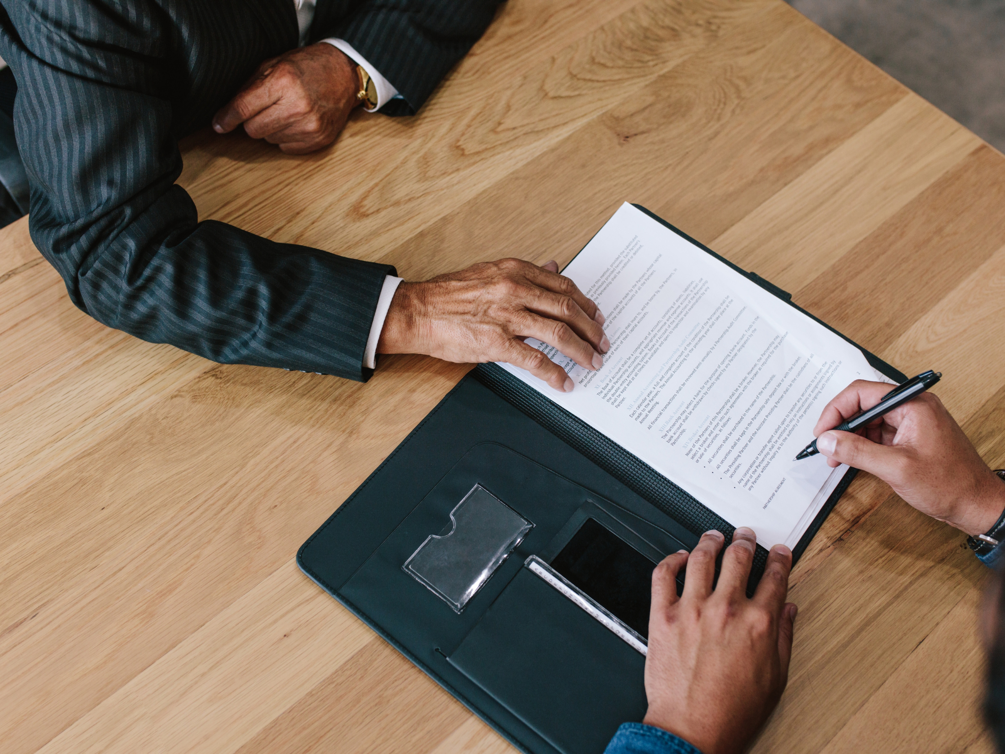 Kelowna home buying: subject clauses and contracts