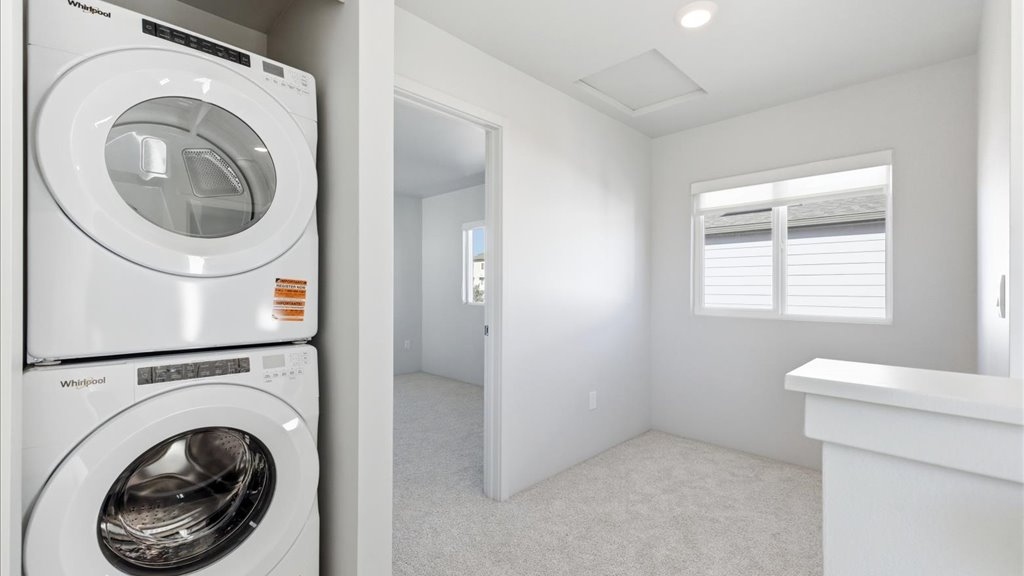 Washer dryer and bonus space