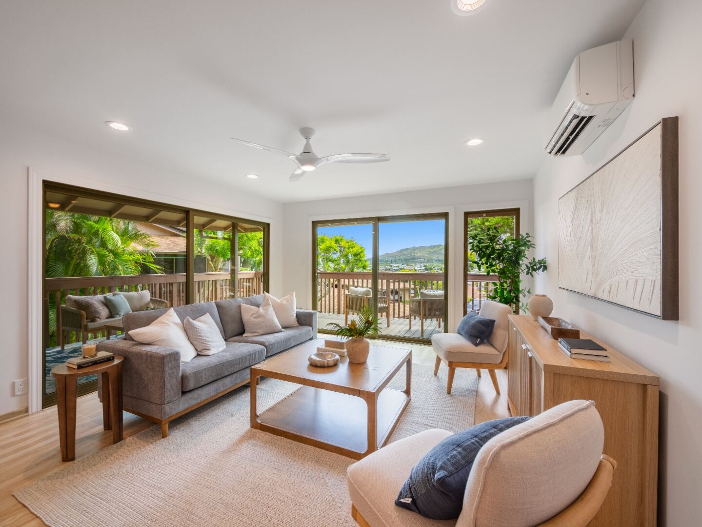 Dining and living flowing out to the lanai