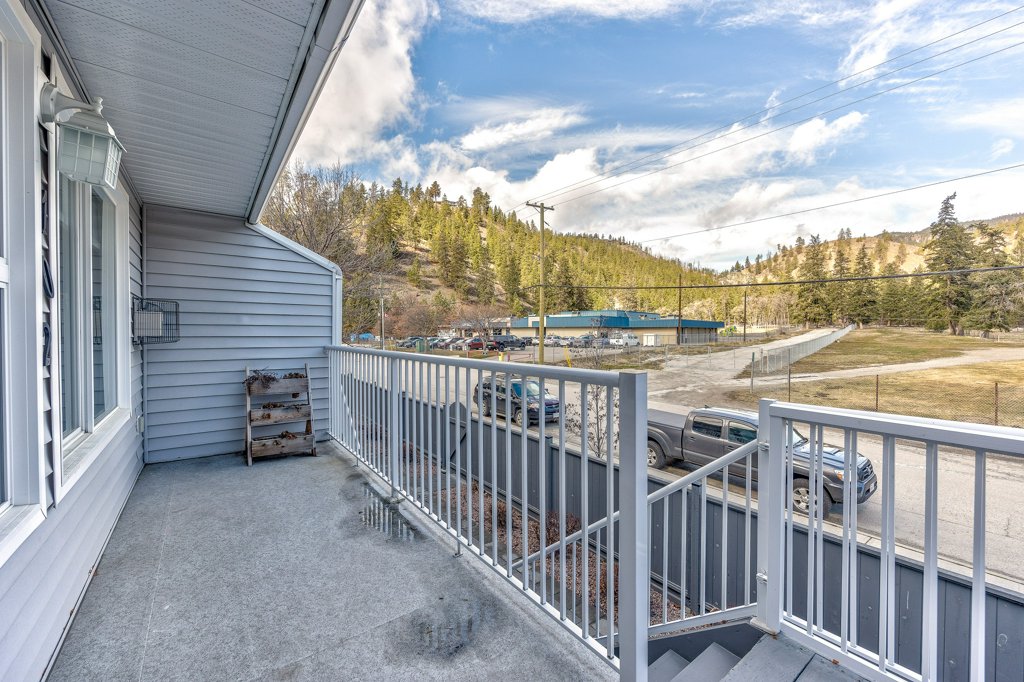 102 5460 Clements Crescent, Peachland, BC Townhome for Sale in