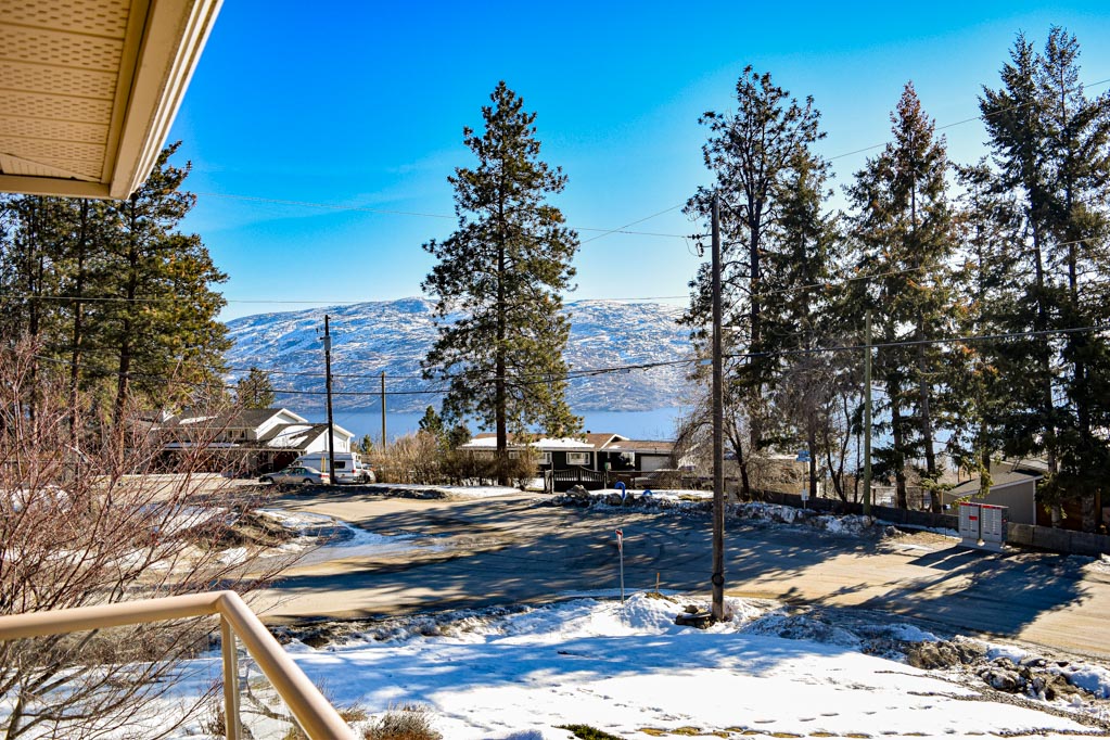 5990 Victoria St. Home for Sale in Peachland, BC