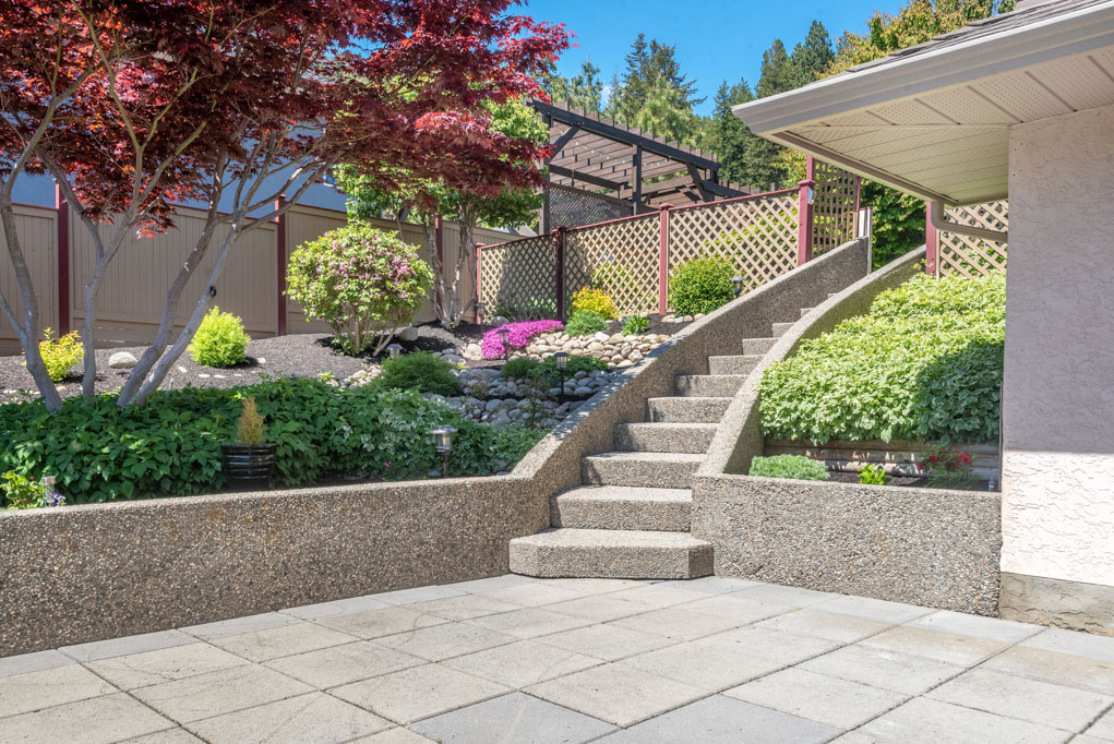 5990 Victoria St. Home for Sale in Peachland, BC