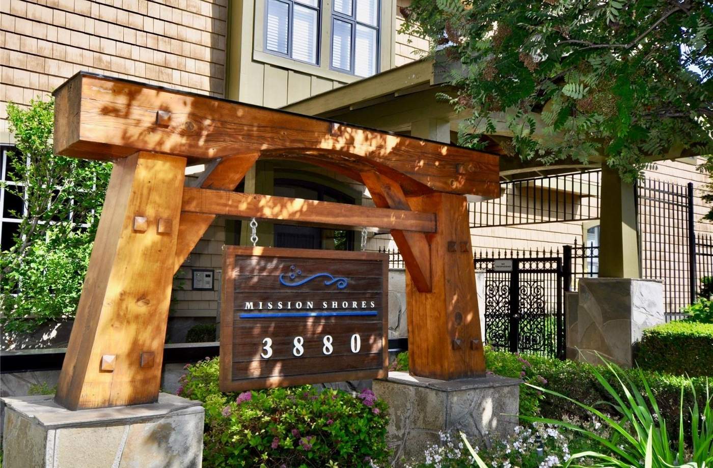 sign in front of mission shores Kelowna townhome community.